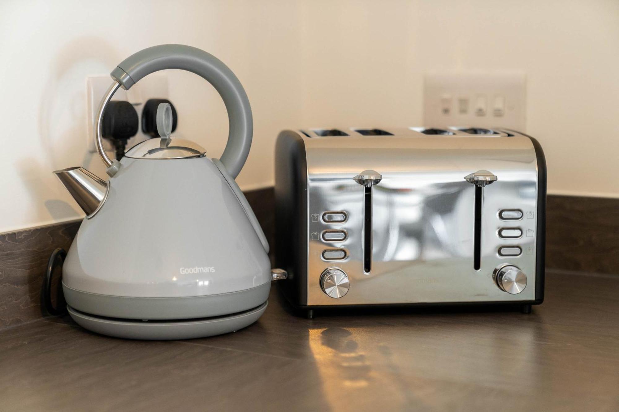 Luxury Apartment - Twin Beds - Selly Oak - Off-Street Parking - Free Netflix & Wifi - Top Rated 9Cc Бирмингам Екстериор снимка
